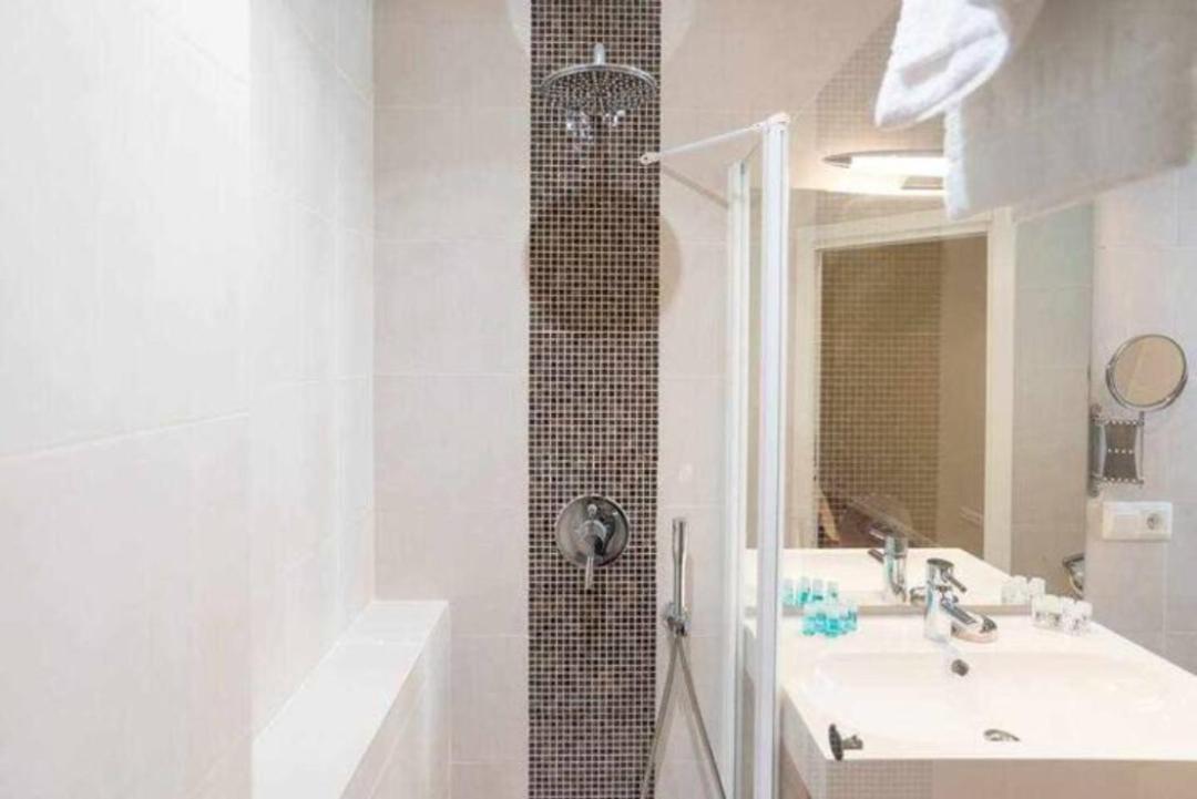 Apartamento Premium Junto A Catedral Málaga Exteriör bild